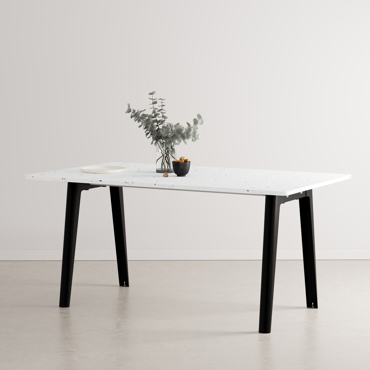 Esstisch NEW MODERN - recycelter Kunststoff Venezia